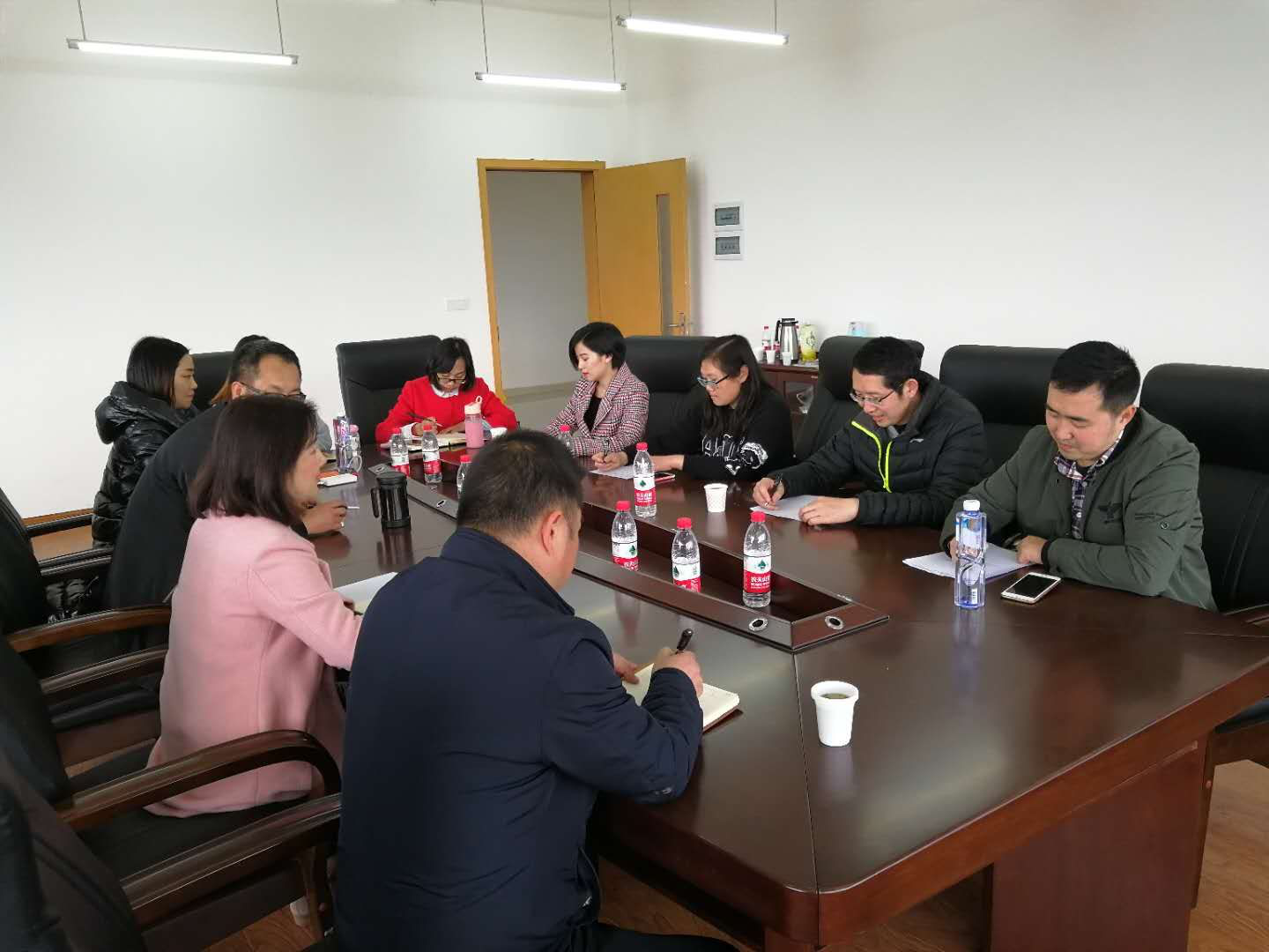 3.7国际学院召开对外汉语教学研讨会.png