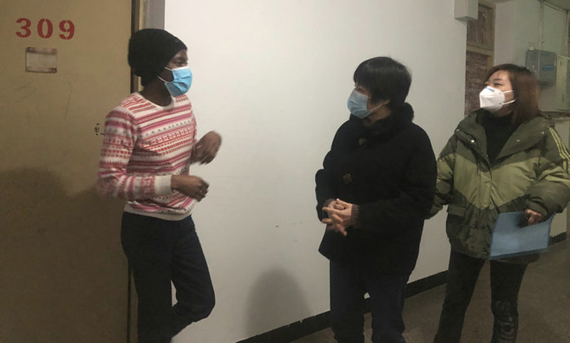 龚敏书记慰问留校留学生.jpg
